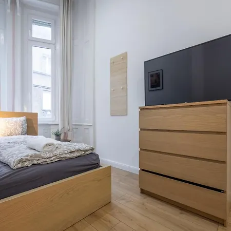 Grand With 5bedrm 2bathroom * בודפשט