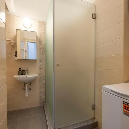 Grand With 5bedrm 2bathroom בודפשט