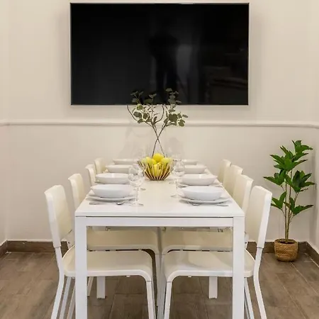 Grand With 5bedrm 2bathroom * בודפשט