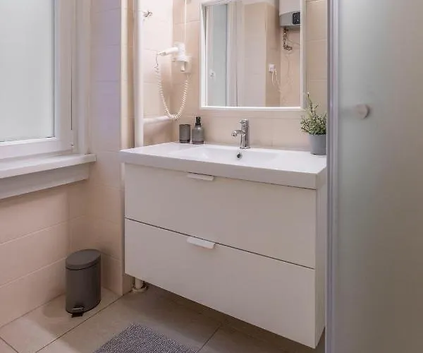 Grand With 5bedrm 2bathroom Apartament