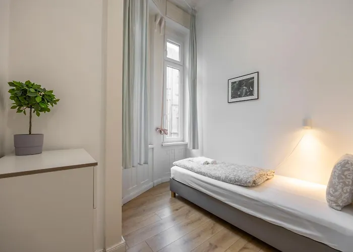 Grand With 5bedrm 2bathroom Apartament *