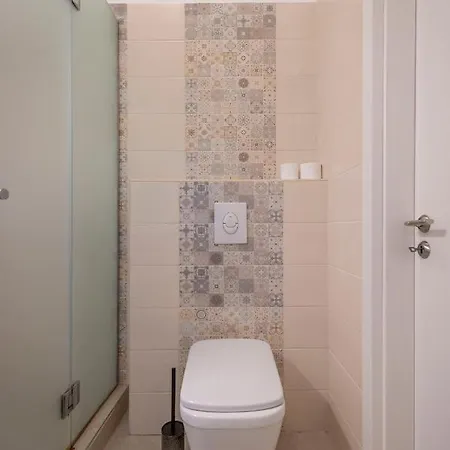 Apartment Grand With 5bedrm 2bathroom Budapest