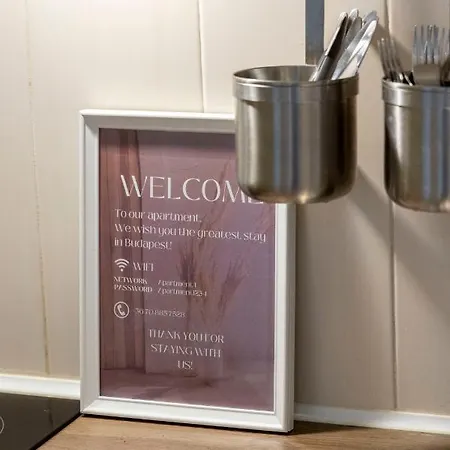 Grand With 5bedrm 2bathroom * Budapest