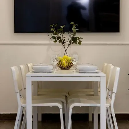 Apartment Grand With 5bedrm 2bathroom *