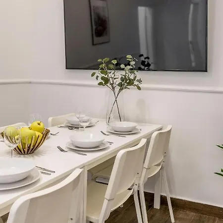 Apartment Grand With 5bedrm 2bathroom Budapest